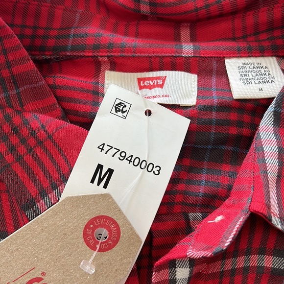 Levi’s Women’s Long Sleeve Button Down Blouse Medium NWT - Picture 3 of 8